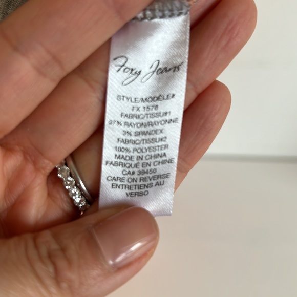 Foxy Jeans tee - Picture 5 of 6